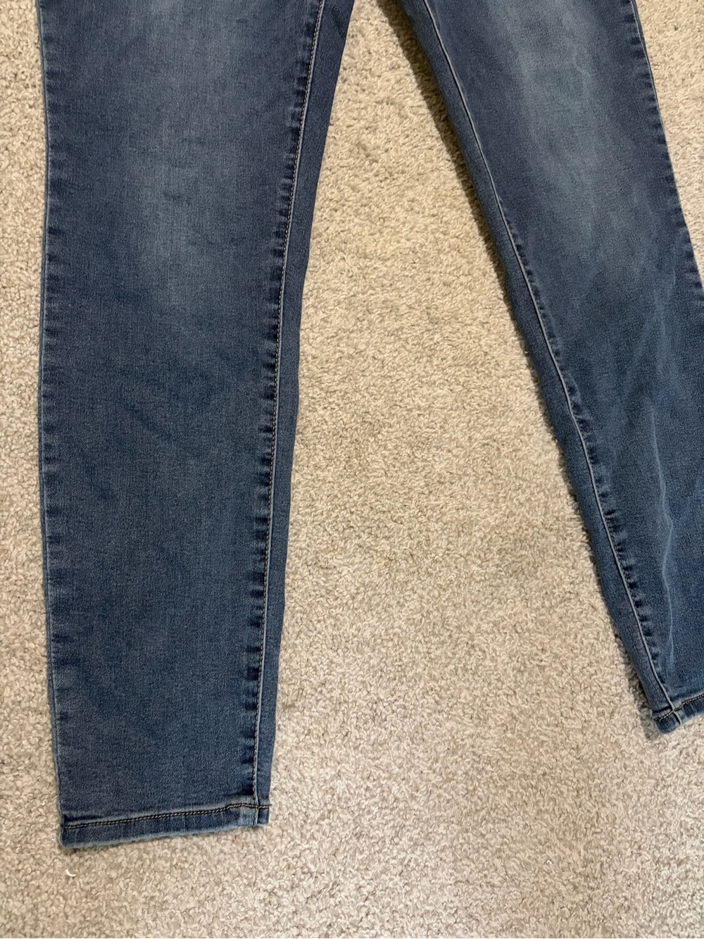 WallFlower The Ultra Fit Skinny Jeans Womens Medium Wash Size 17 Long Stretch - Picture 6 of 7